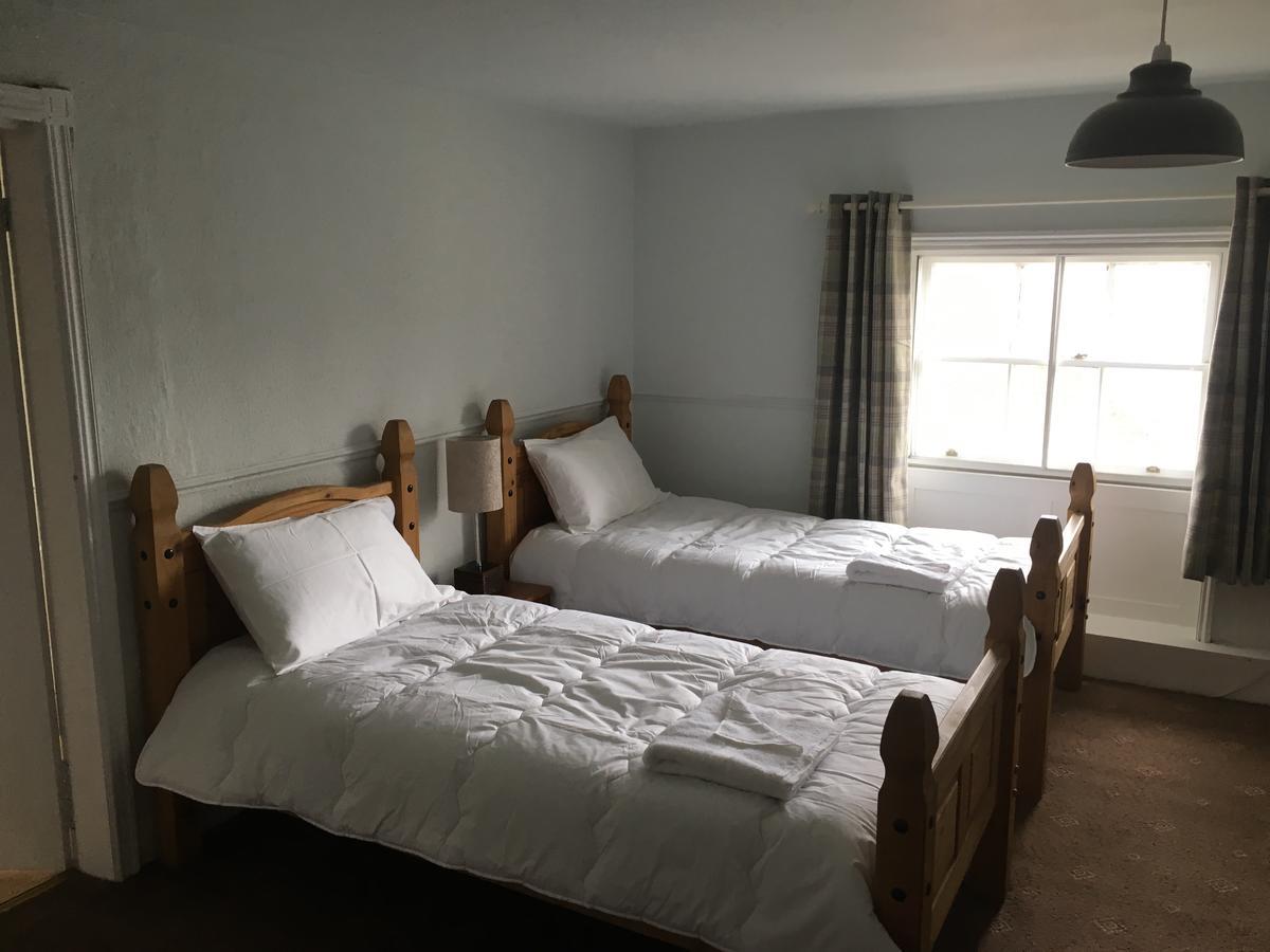 The Cross Keys Hotel Llanymynech Eksteriør billede